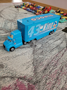 Cars, Pikne McQueen autod, trailer, komplektid (2 foto / 5)