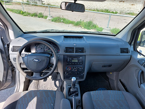 Ford Tourneo Connect 1.8 85kW (8 foto / 11)