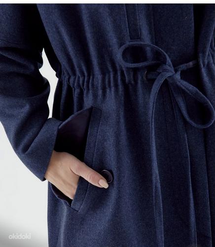 Пальто с кулиской и вертикальным карманом из шерсти синее (фото #3)