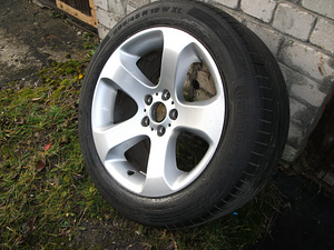 BMW X5 (3 фото из 6)