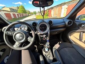 MINI cooper D countryman (6 фото из 6)