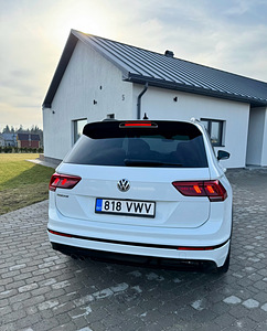 Volkswagen Tiguan R-line Black Style 2.0 TDI 110kw (4 foto / 8)