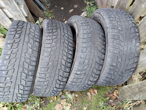 Michelin latitude x-ice north 235/55/18 naast (1 foto / 1)