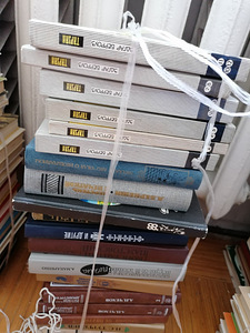 150 книг (2 фото из 4)