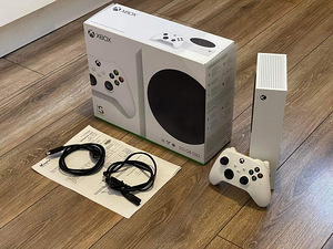 Xbox Series S (1 фото из 2)