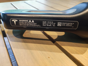 Адаптер Tesla CHAdeMO (3 фото из 4)