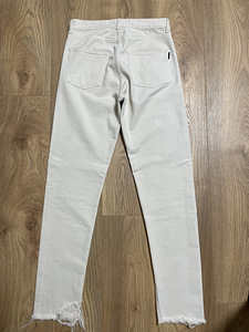 Оригинальные джинсы Saint Laurent (5 фото из 5)