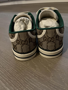 Оригинальные кроссовки Gucci (4 фото из 5)
