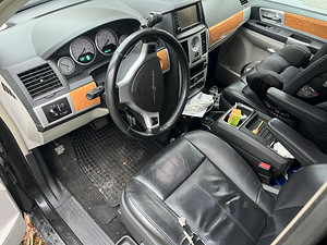 Chrysler Grand Voyager (3 foto / 7)