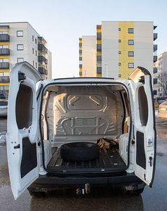 Peugeot Bipper (10 фото из 11)