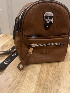 Karl Lagerfeldi seljakott (koopia)