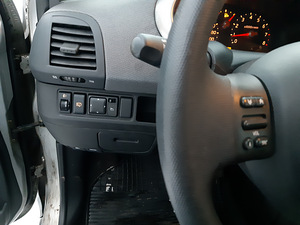 Nissan Micra (9 фото из 15)