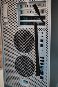 Võimekas arvuti komplekt Mac Pro korpuse sees (4 foto / 9)