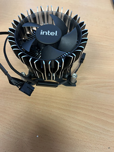 Intel RGB jahuti (4 foto / 5)