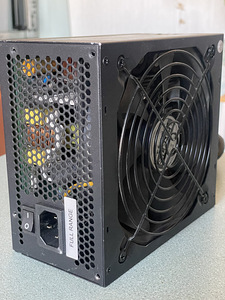 Qoltec 1600W ATX Crypto/Gamer Toiteplokk (4 foto / 4)