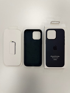 Apple iPhone 16 Pro Max Silicone Case with Magsafe (1 foto / 3)