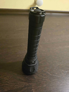 Flashlight taskulamp Convoy L6 + akud (1 foto / 3)