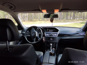 W212 мерседес (6 фото из 11)