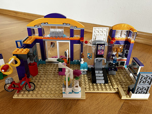 LEGO® Friends Heartlake Sports Center 41312 (4 foto / 8)