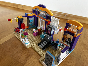 LEGO® Friends Heartlake Sports Center 41312 (5 foto / 8)