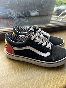 Vans (1 фото из 3)