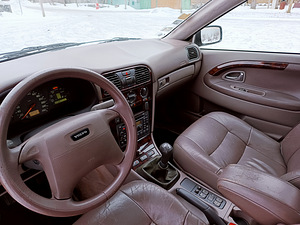 Volvo S40 Turbo Manual youngtimer (12 фото из 15)