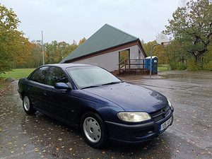 Opel Omega 3.0 MV6 Full Options (5 foto / 14)