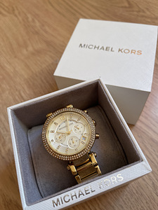 Часы MICHAEL KORS с золотым оттенком большого размера