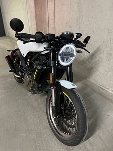 Husqvarna Vitpilen 401 (2 foto / 7)