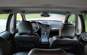 Volvo V70 2.4 D5 120kw (2 foto / 9)