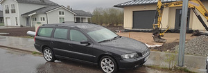 Volvo V70 2.4 D5 120kw (8 foto / 9)