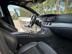 Mercedes-Benz e220d AMG line (9 foto / 10)