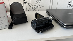 Canon Legria HF R28 (2 foto / 5)