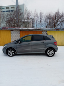 Mercedes Benz B class CNG 2010 (2 фото из 13)