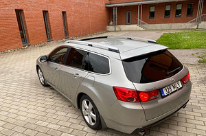 Honda Accord TOURER 2.4 148kW (3 foto / 11)