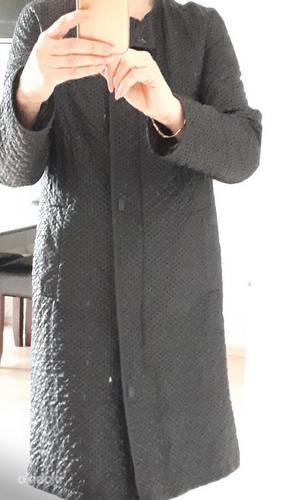 Женское черное пальто (фото #1)