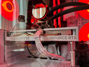 Gigabyte Geforce RTX 4060 eagle oc ICE 8GB (2 foto / 3)