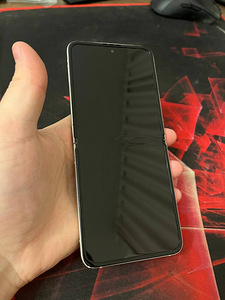 Samsung Galaxy Flip3 5G 256GB (1 foto / 3)