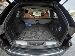 Jeep Grand Cherokee Overland SUMMIT 2013 (9 foto / 9)