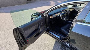 Tesla rent Bolt Uberi Premium (3 foto / 4)