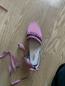 Laste sandaalid Guess 33 Uus (2 foto / 6)
