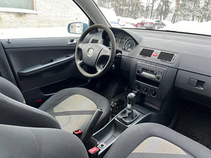 Skoda Fabia 2007, manual, 1.4 benzin, 59kw, Euro 4 (5 foto / 11)