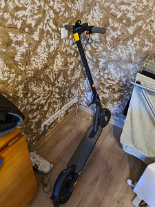 UUS Xiaomi mi essential (4 foto / 8)