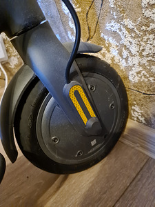 UUS Xiaomi mi essential (5 foto / 8)