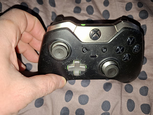 Xbox one elite gamepad (1 foto / 3)