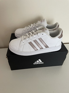 Обувь Adidas № 36 (2 фото из 3)