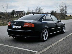 Audi A8 4.2 FSI (4 фото из 6)