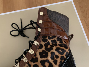 Naiste saapad Michael Kors (7 foto / 9)