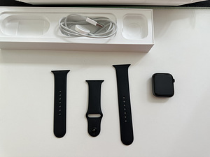 Apple Watch Series 5 44mm GPS Space Grey (2 foto / 7)