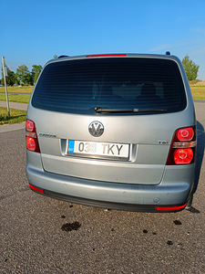 Volkswagen Touran (5 foto / 10)
